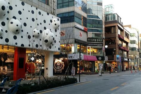 apgujeong street gangnam.